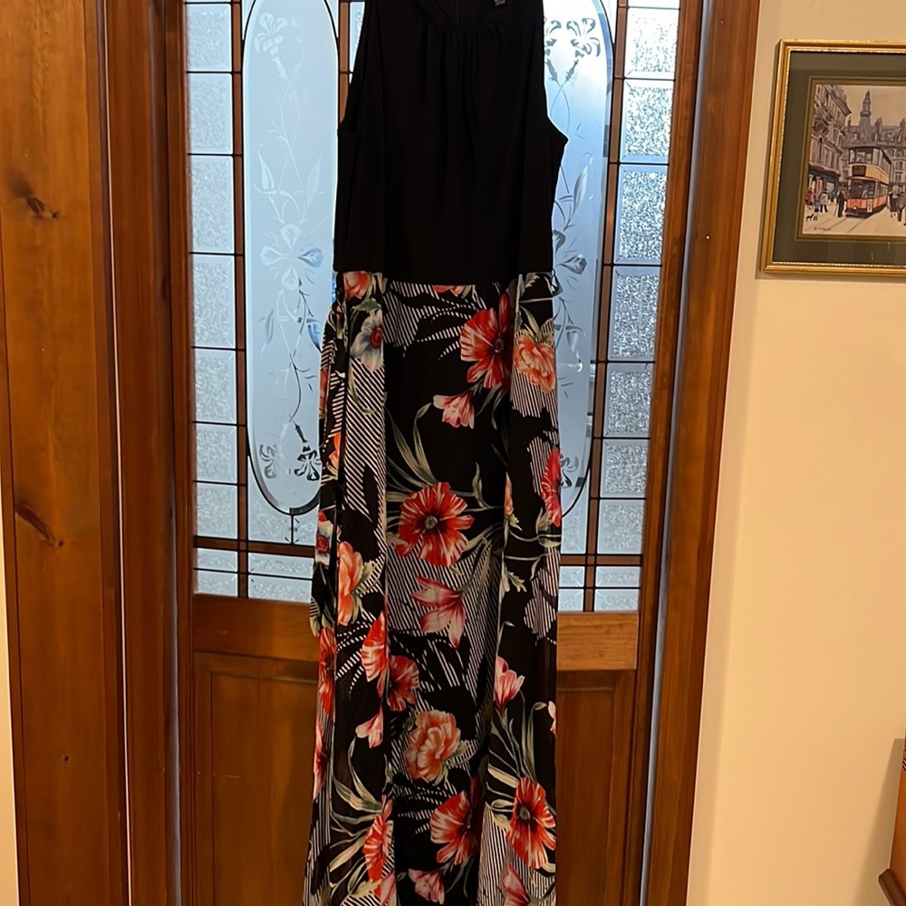 BLACK FLORAL DRESS